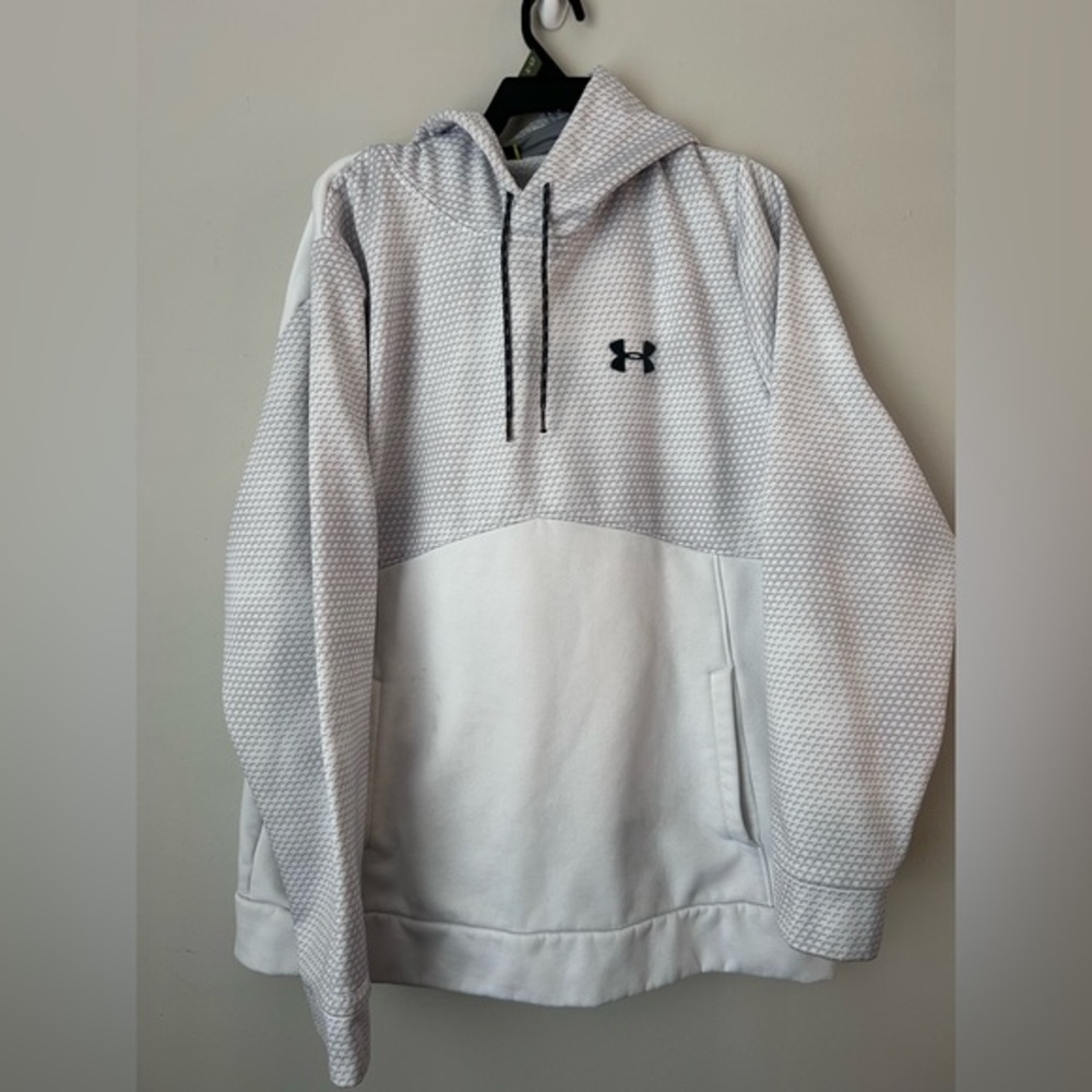 Under Armour Men's White and Gray Patterned Sweater